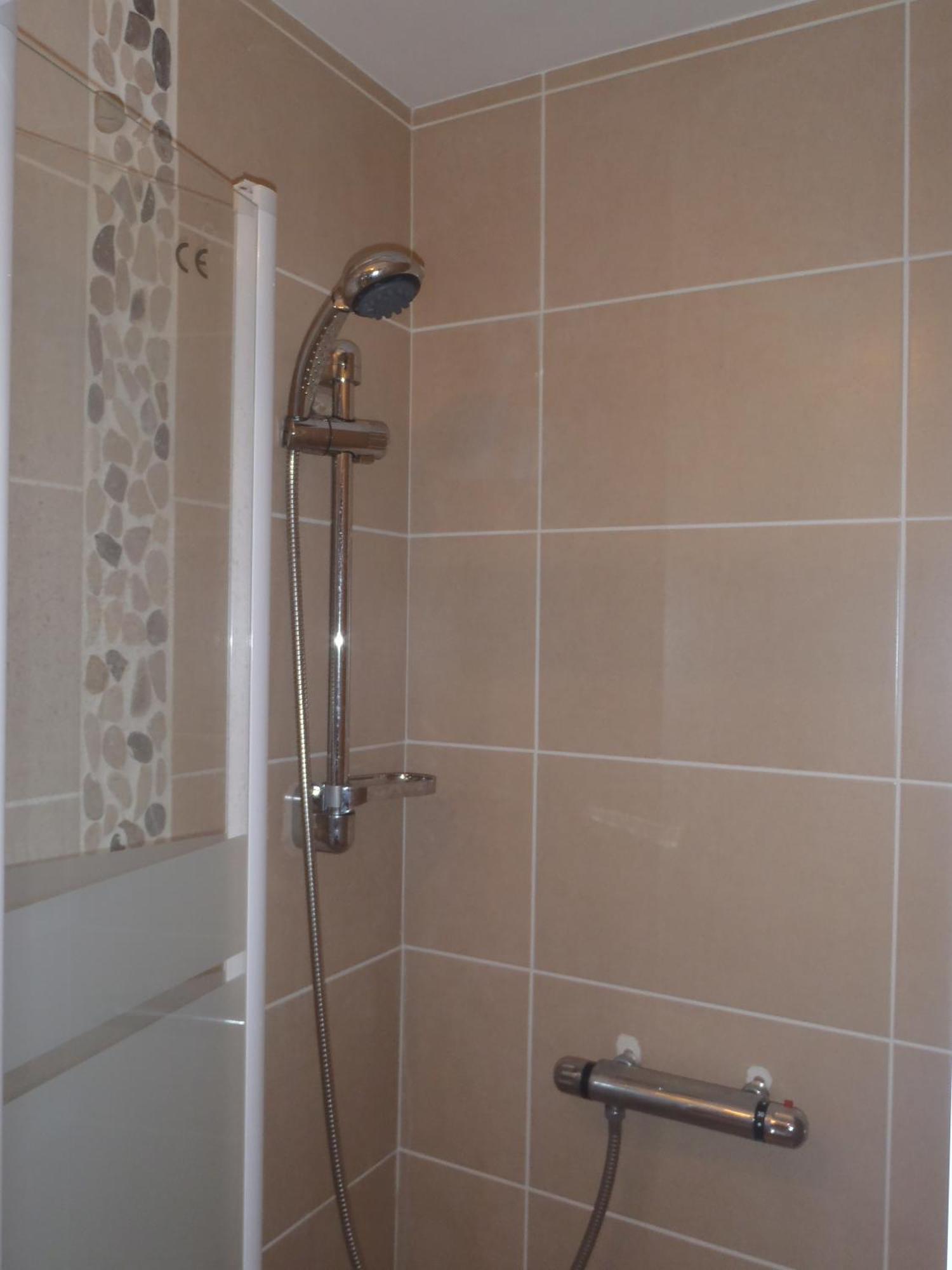 Les Chevrefeuilles Apartment Manosque Exterior photo